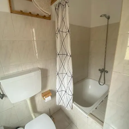 Pedro Surf Shelter Апартаменти Лісабон