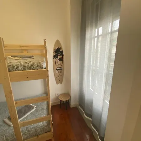 Pedro Surf Shelter