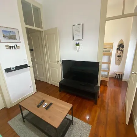 Appartamento Pedro Surf Shelter Lisbona