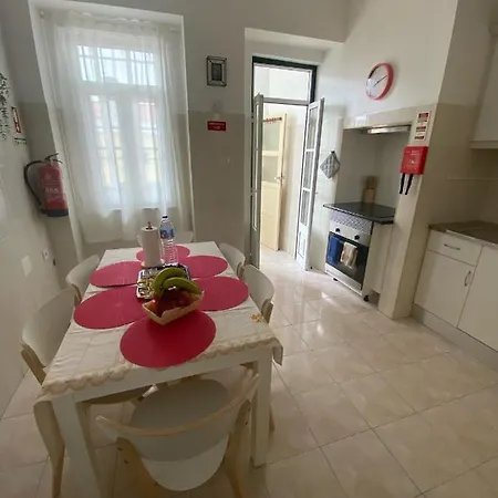 Pedro Surf Shelter דירה