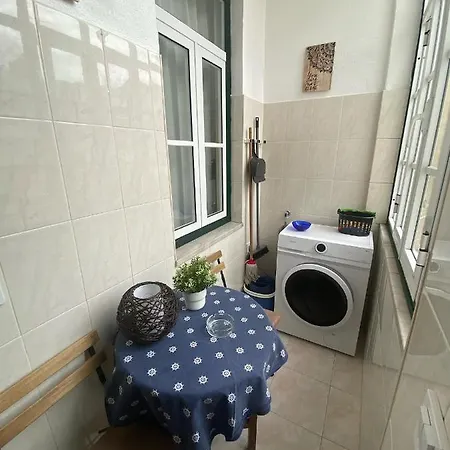 דירה Pedro Surf Shelter ליסבון